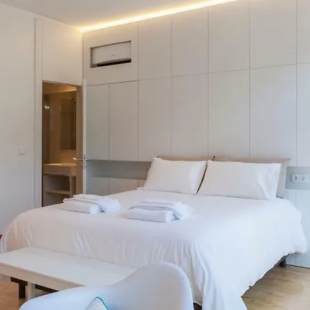 Crowntown Apartment
