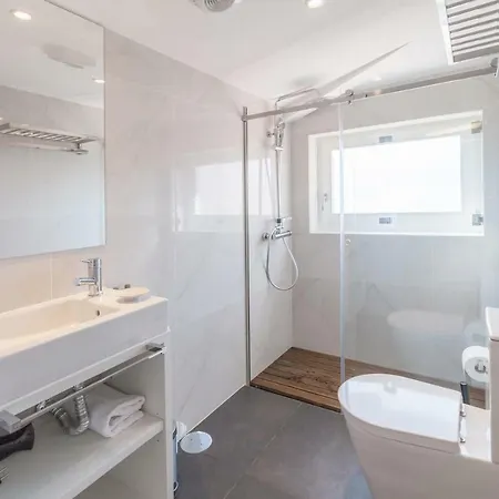 Crowntown Apartment